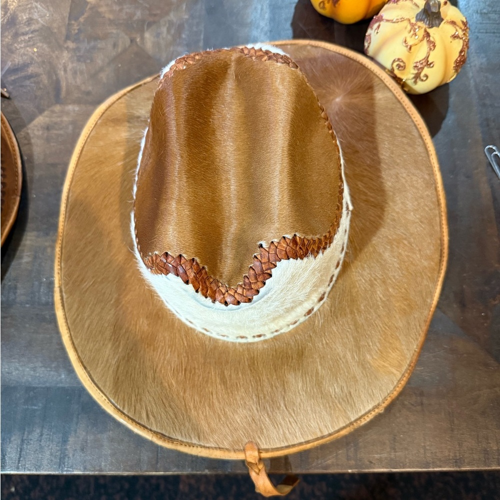 New chuupul leather hat. NWOT